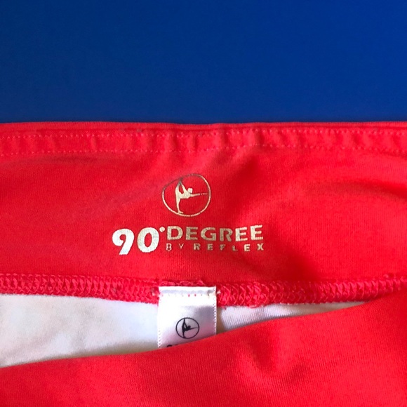 Full length tight ankle leggings by 90 degree. - Picture 2 of 3